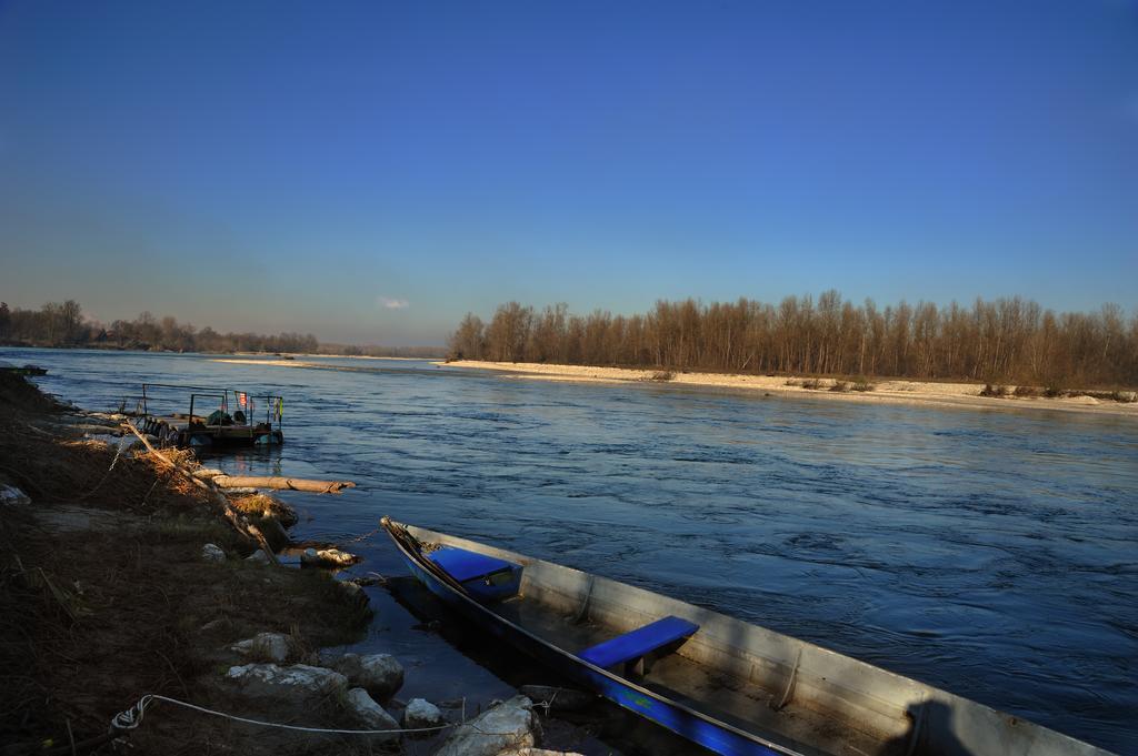 Sotto i merli Vigevano Esterno foto